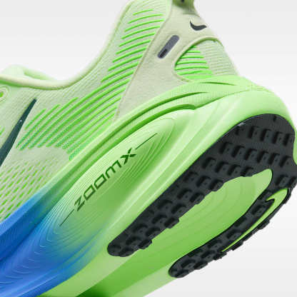 Nike Vomero 18 Straßenlaufschuh (Herren) – Weiß/Volt Tint/Sapphire/Black Spruce