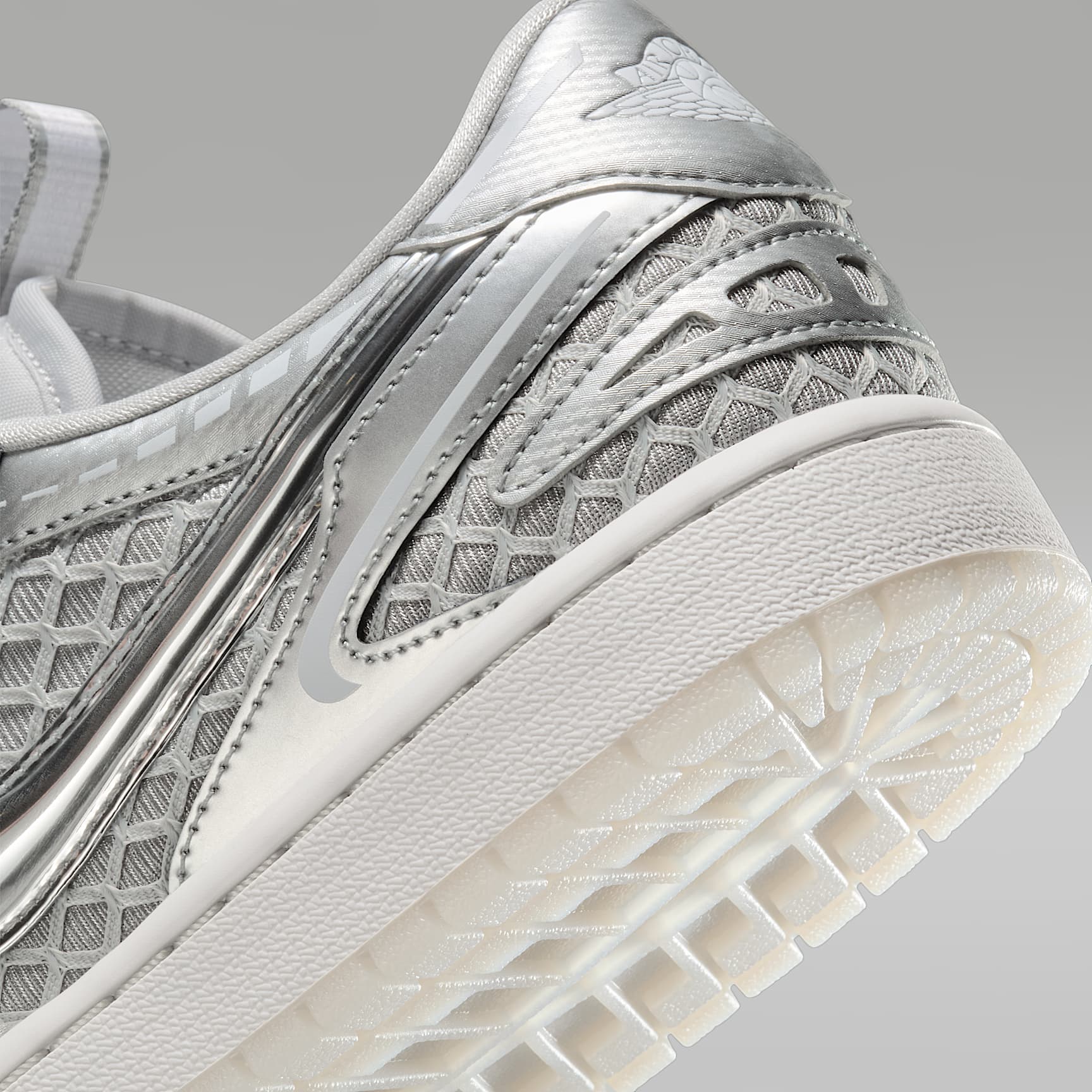 Air Jordan 1 Low Method of Make Schuh (Damen) – Neutral Grey/Weiß/Pewter Grey/Metallic Silver
