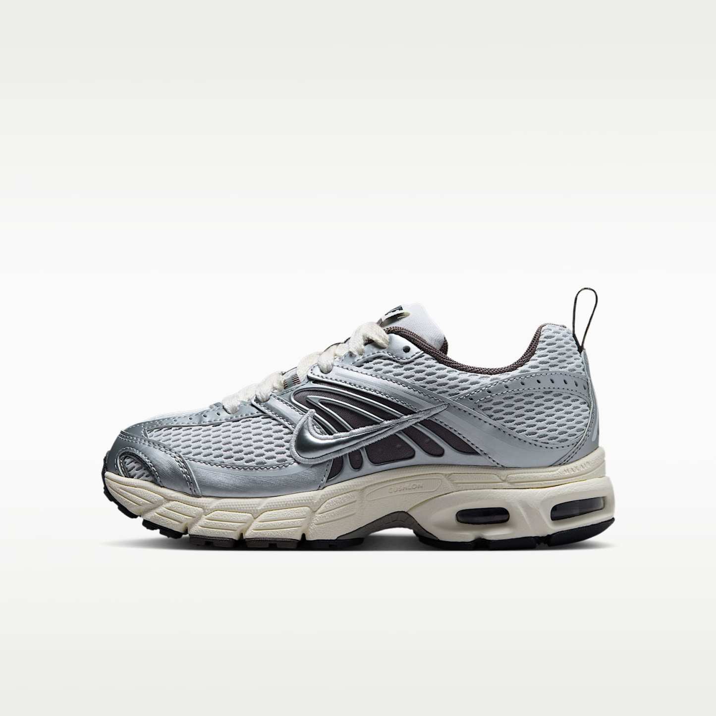 Nike Air Max Moto 2K Schuh für ältere Kinder – Platinum Tint/Cave Stone/Anthracite/Metallic Silver