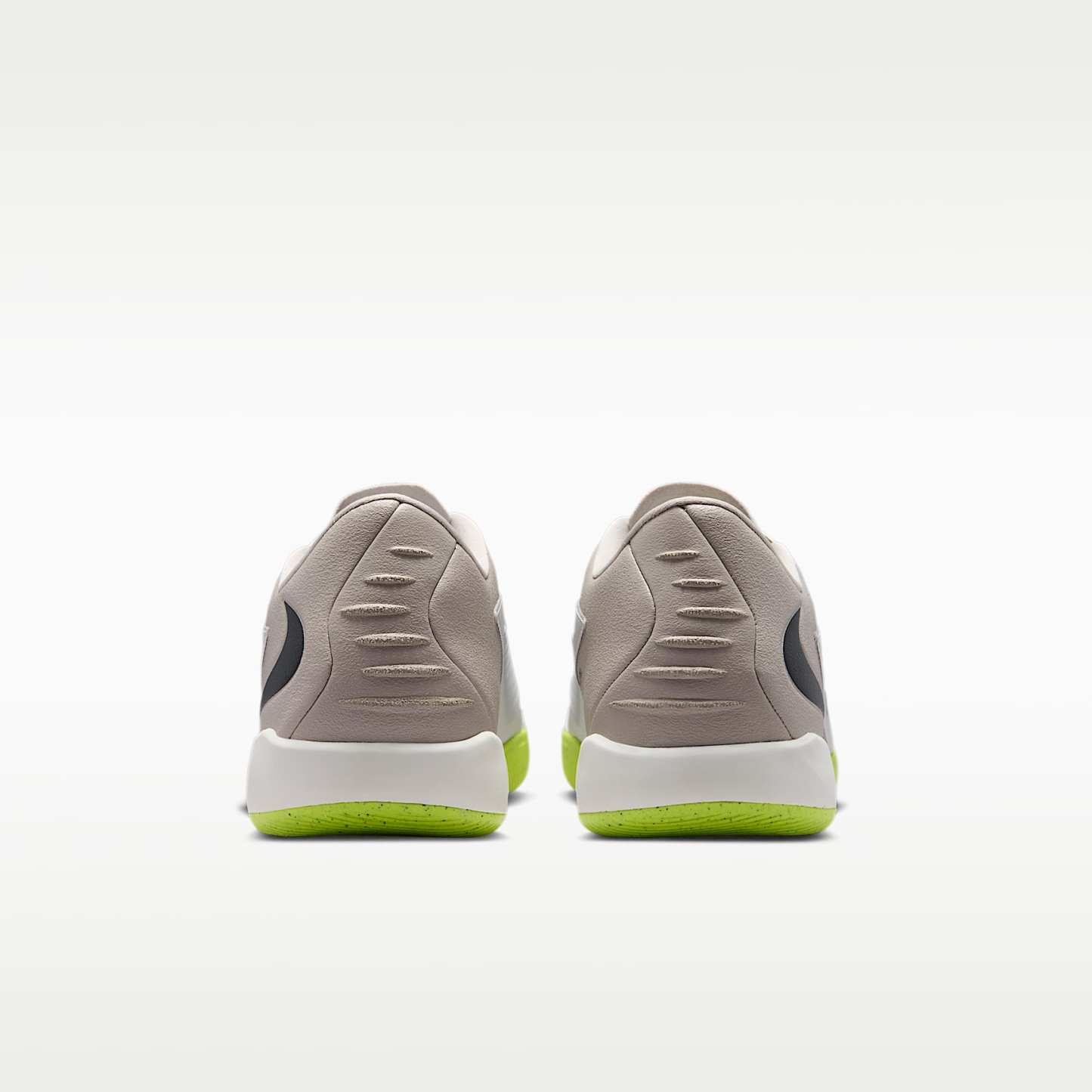 Nike Phantom 6 Low Academy Fußballschuh für Hallen- und Hartplätze – Moon Particle/Lemon Venom/Schwarz