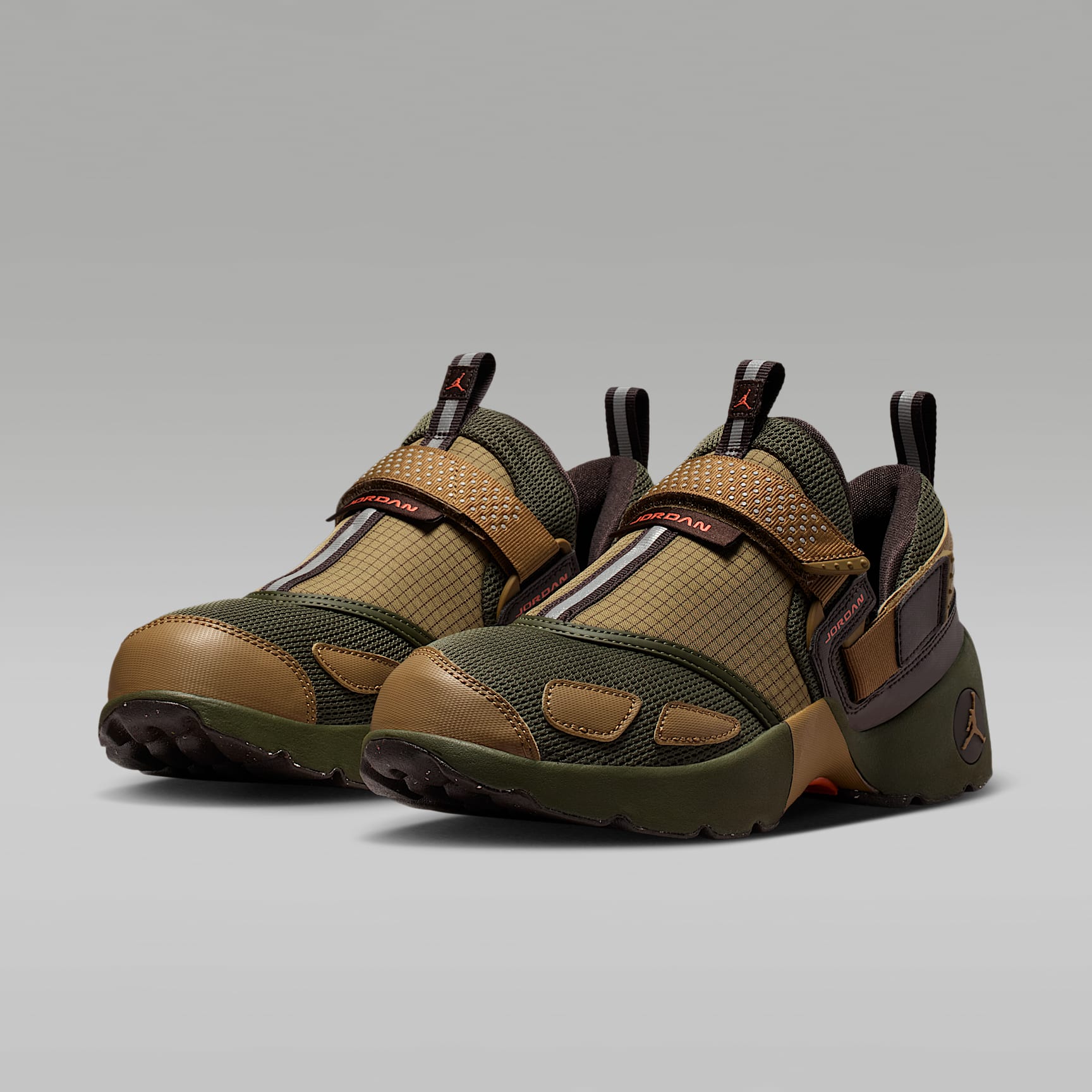 Jordan Trunner LX Schuh (Damen) – Brown Kelp/Cargo Khaki/Velvet Brown/Wild Mango