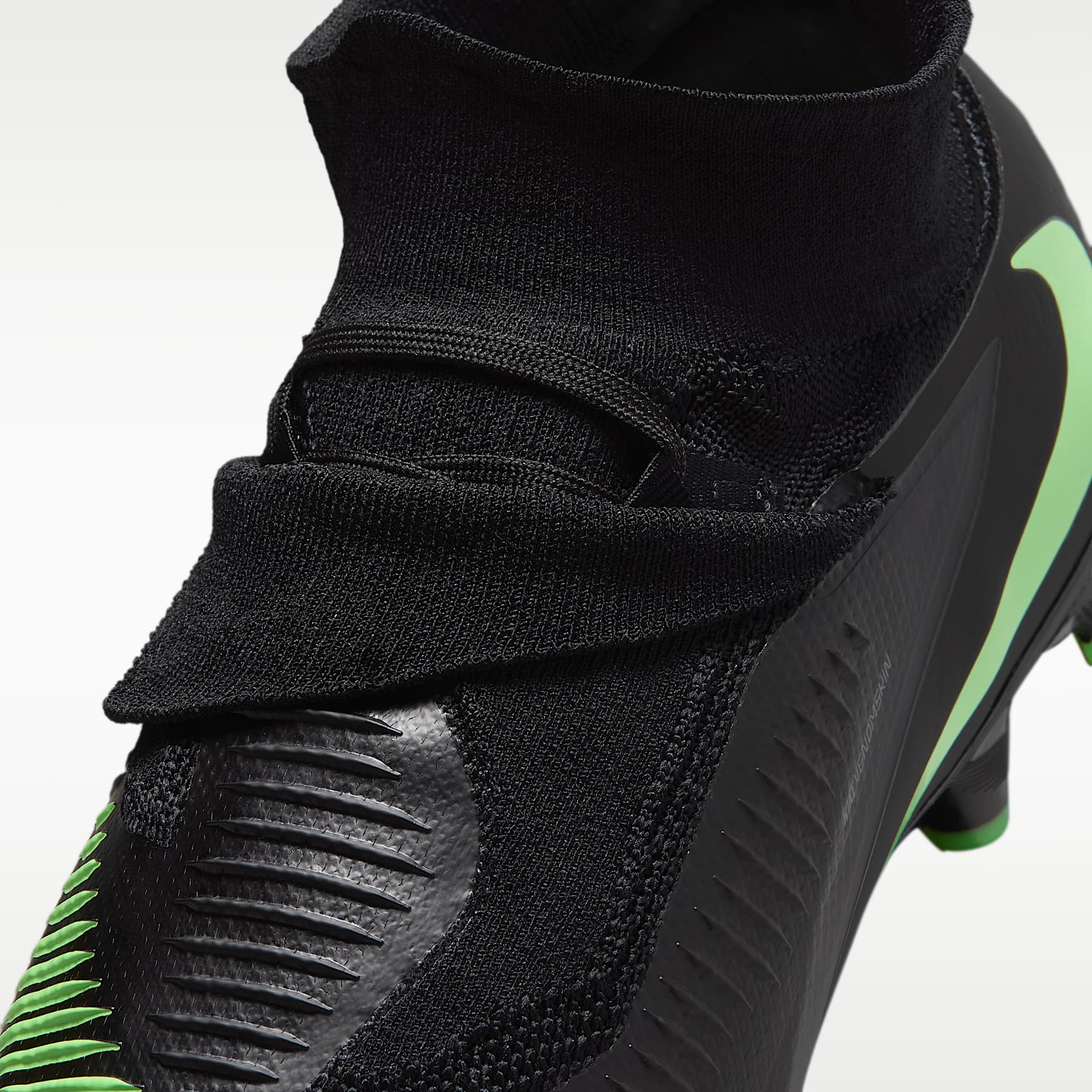 Nike Phantom 6 High Pro Fußballschuh für normalen Rasen – Schwarz/Schwarz/Illusion Green