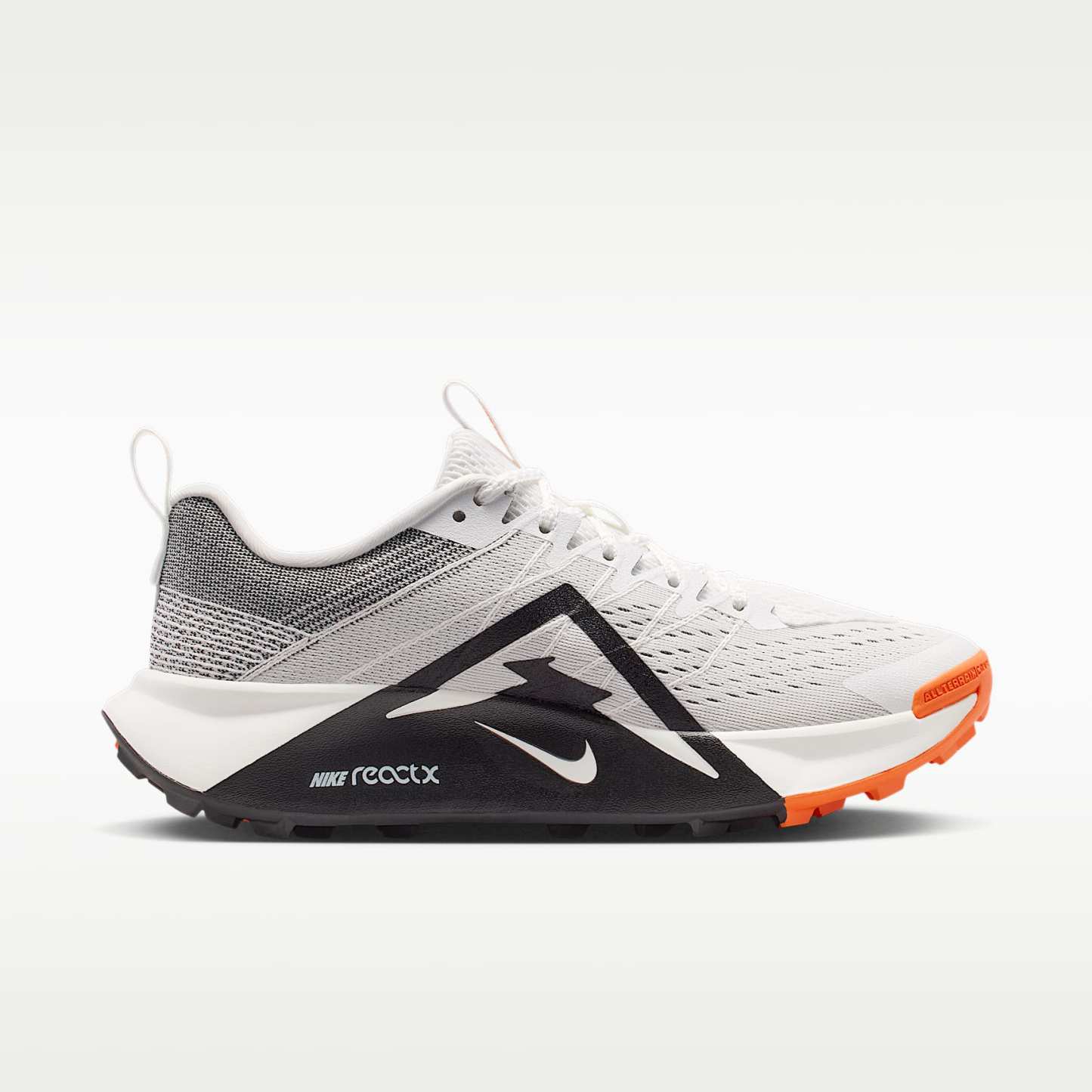 Nike Wildhorse 10 Traillaufschuh (Damen) – Summit White/Safety Orange/Phantom/Schwarz