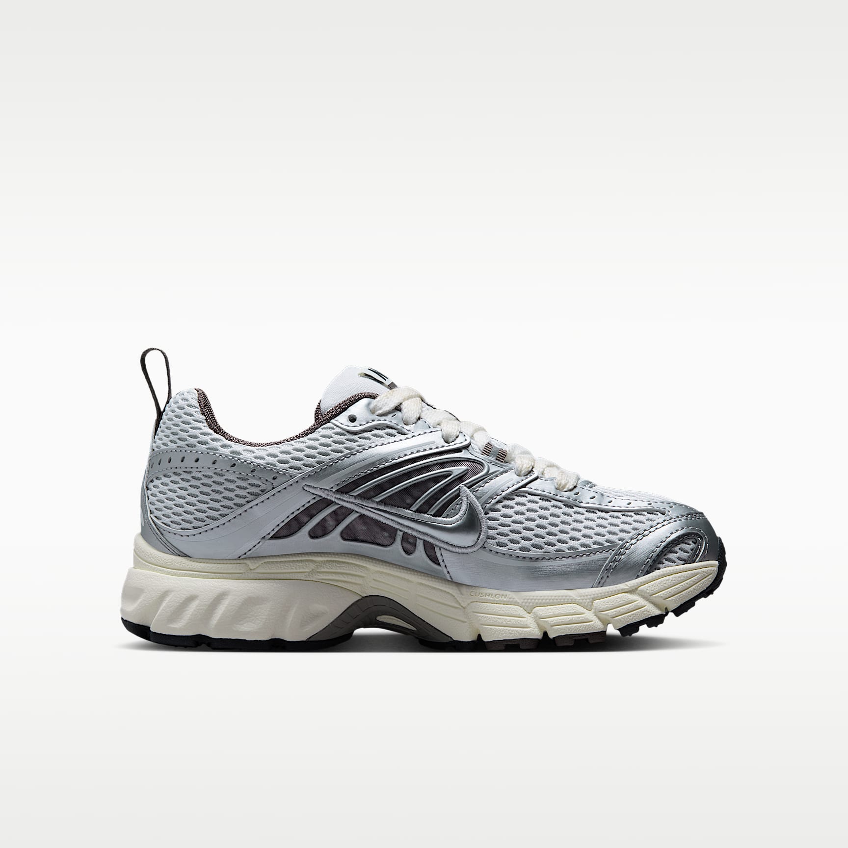 Nike Air Max Moto 2K Schuh für ältere Kinder – Platinum Tint/Cave Stone/Anthracite/Metallic Silver