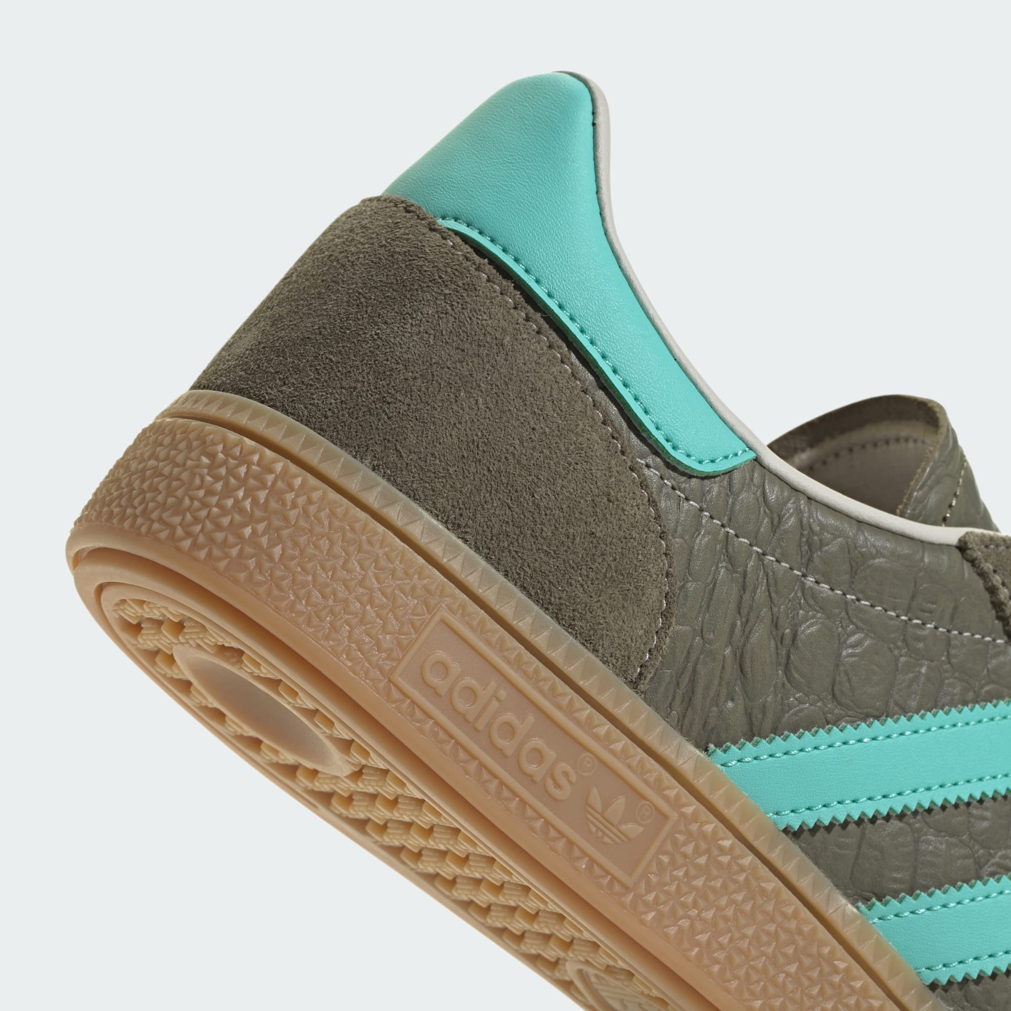 HANDBALL SPEZIAL SCHUH – Olive Strata / Acid Mint / Gum – KI8685