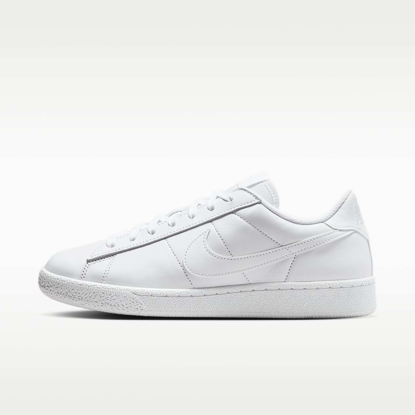 Nike Tennis Classic Damenschuh – Weiß/Weiß