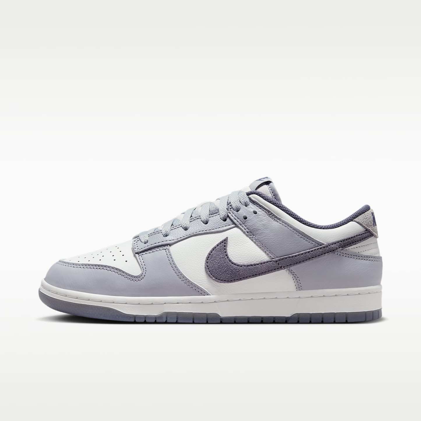 Nike Dunk Low Retro SE Herrenschuh – Weiß/Platinum Tint/Pure Platinum/Light Carbon