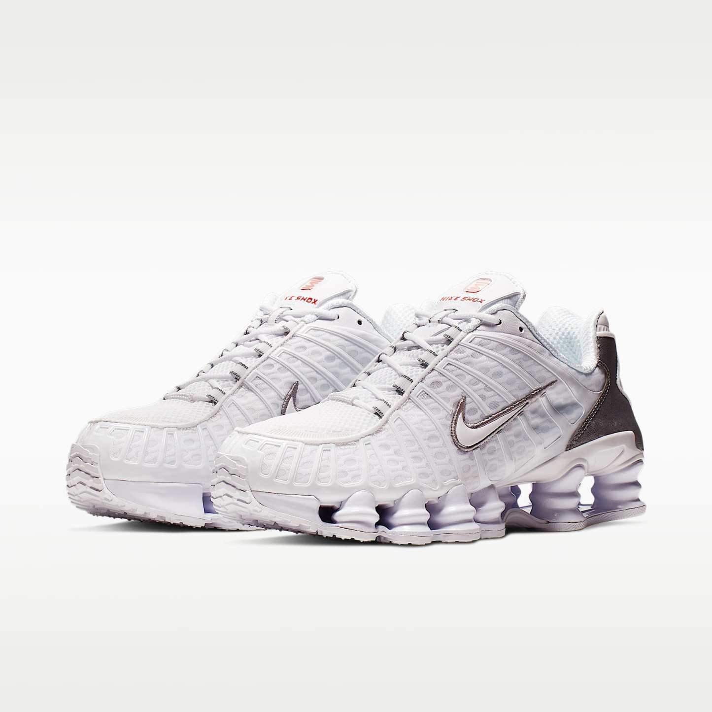 Nike Shox TL Herrenschuh – Weiß/Metallic Silver/Max Orange/Weiß