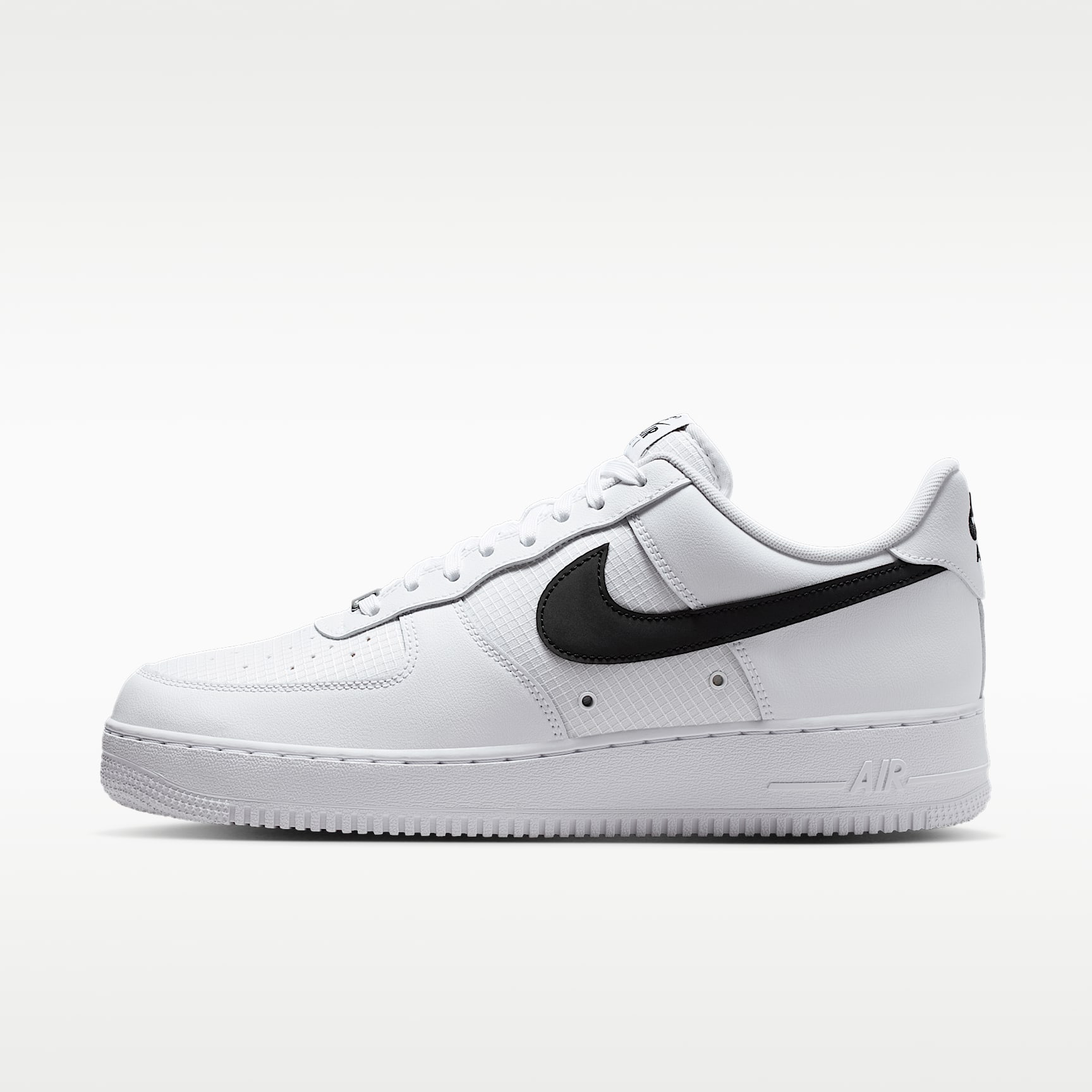 Nike Air Force 1 '07 LV8 Schuh (Herren) – Weiß/Weiß/Schwarz