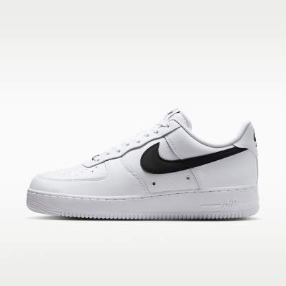 Nike Air Force 1 '07 LV8 Schuh (Herren) – Weiß/Weiß/Schwarz