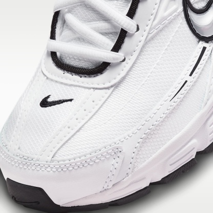 Nike Initiator Damenschuh – Weiß/Weiß/Schwarz/Metallic Silver