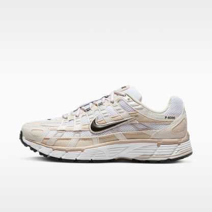 Nike P-6000 Damenschuh – Light Orewood Brown/Weiß/Metallic Summit White/Schwarz
