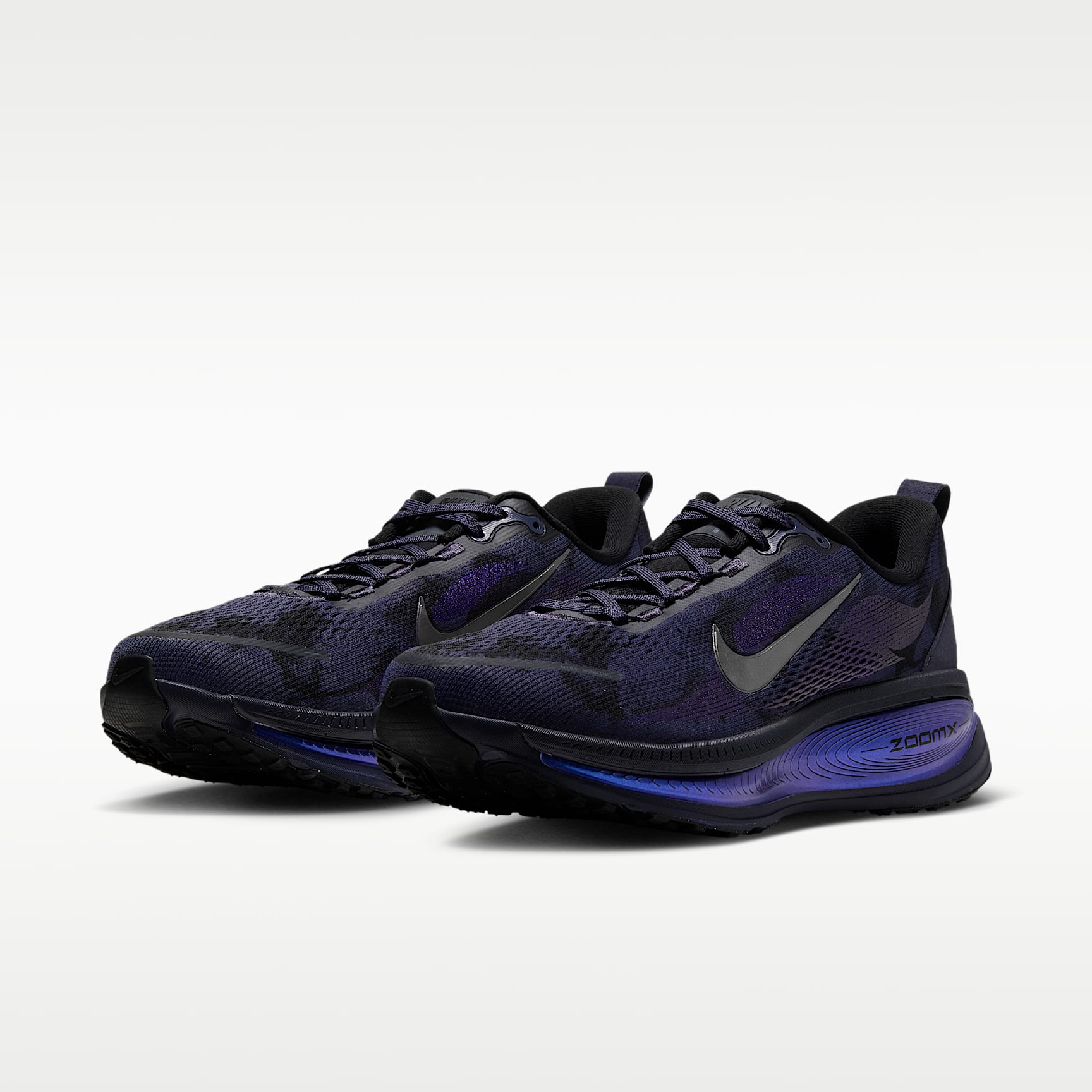 Nike Vomero 18 Straßenlaufschuh (Herren) – Gridiron/Schwarz/Multi-Color