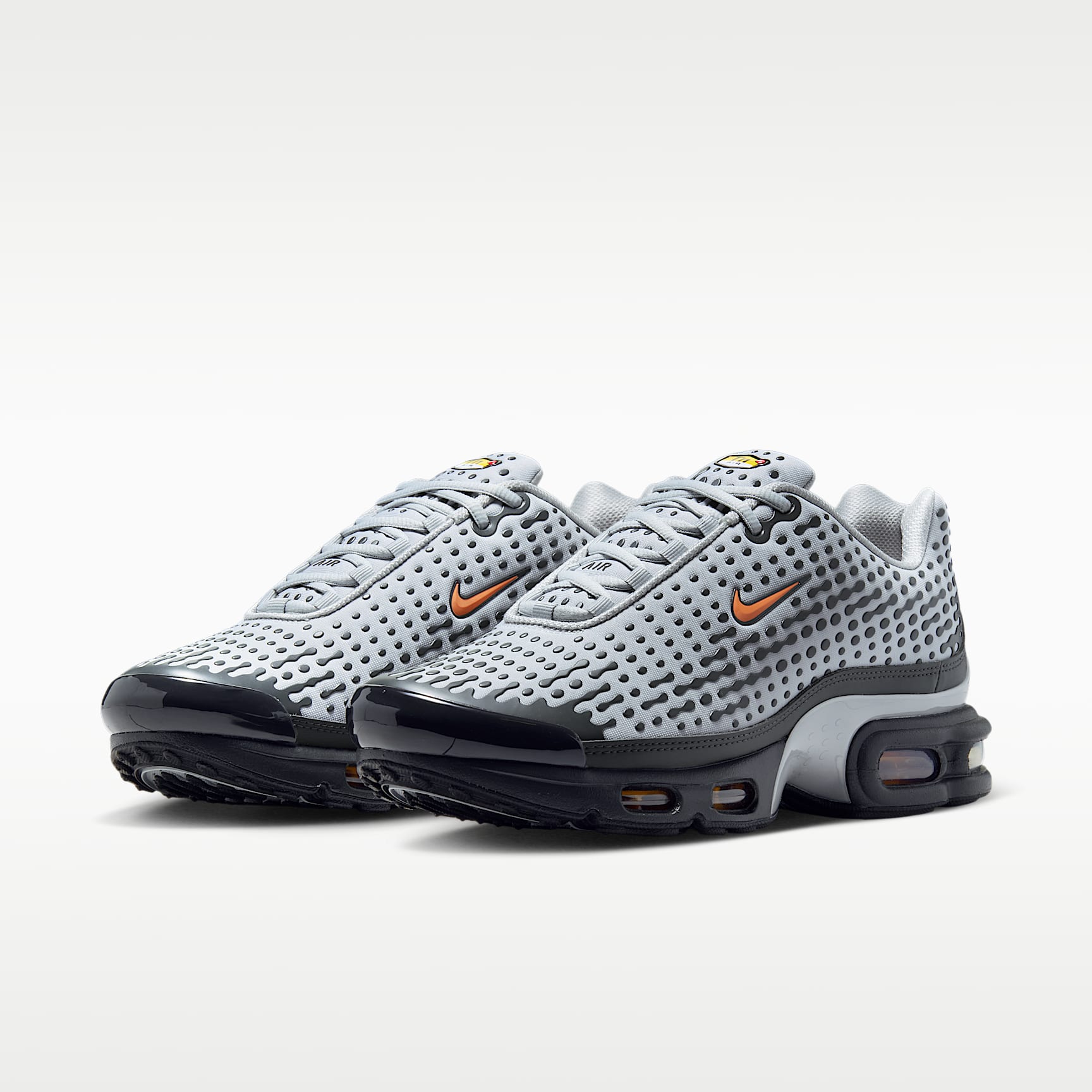 Nike Air Max Plus VII Schuh (Herren) – Light Smoke Grey/Dark Smoke Grey/Hot Curry