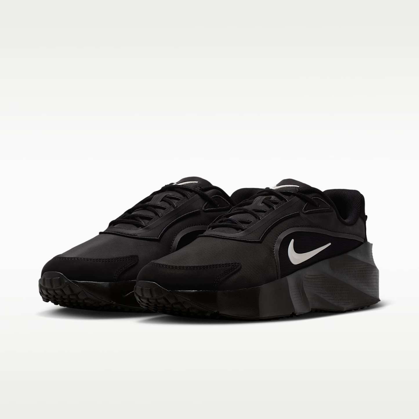 Nike Aura Edge Schuh (Damen) – Schwarz/Schwarz/Summit White