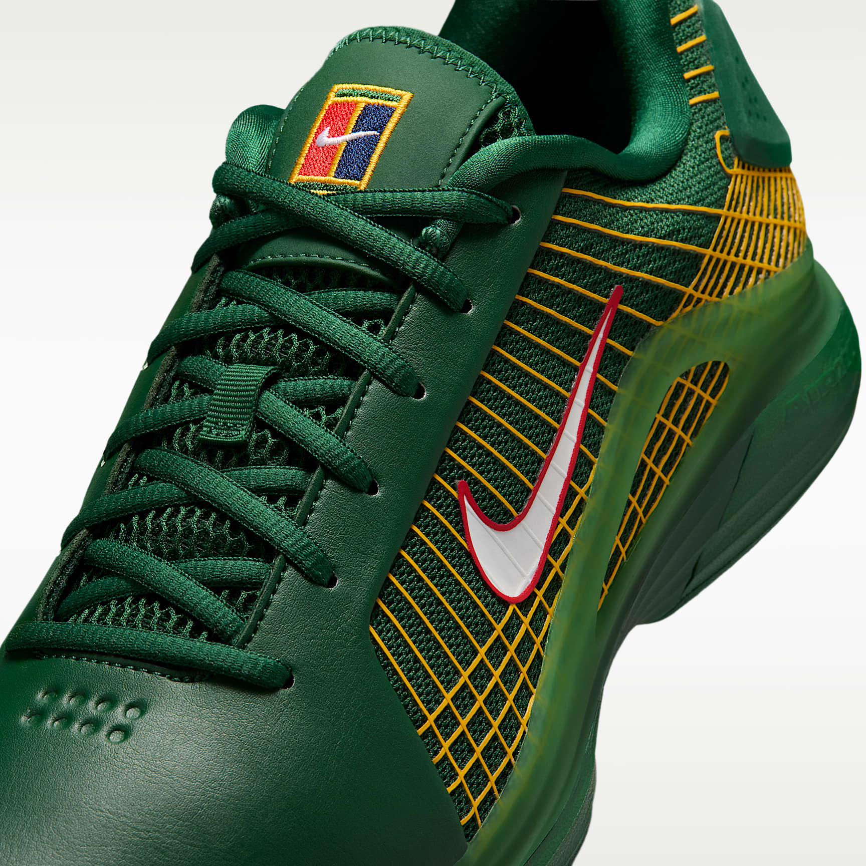 Nike Vapor 12 Hypersmash Tennisschuh für Hartplätze (Herren) – Gorge Green/University Red/University Gold/Weiß