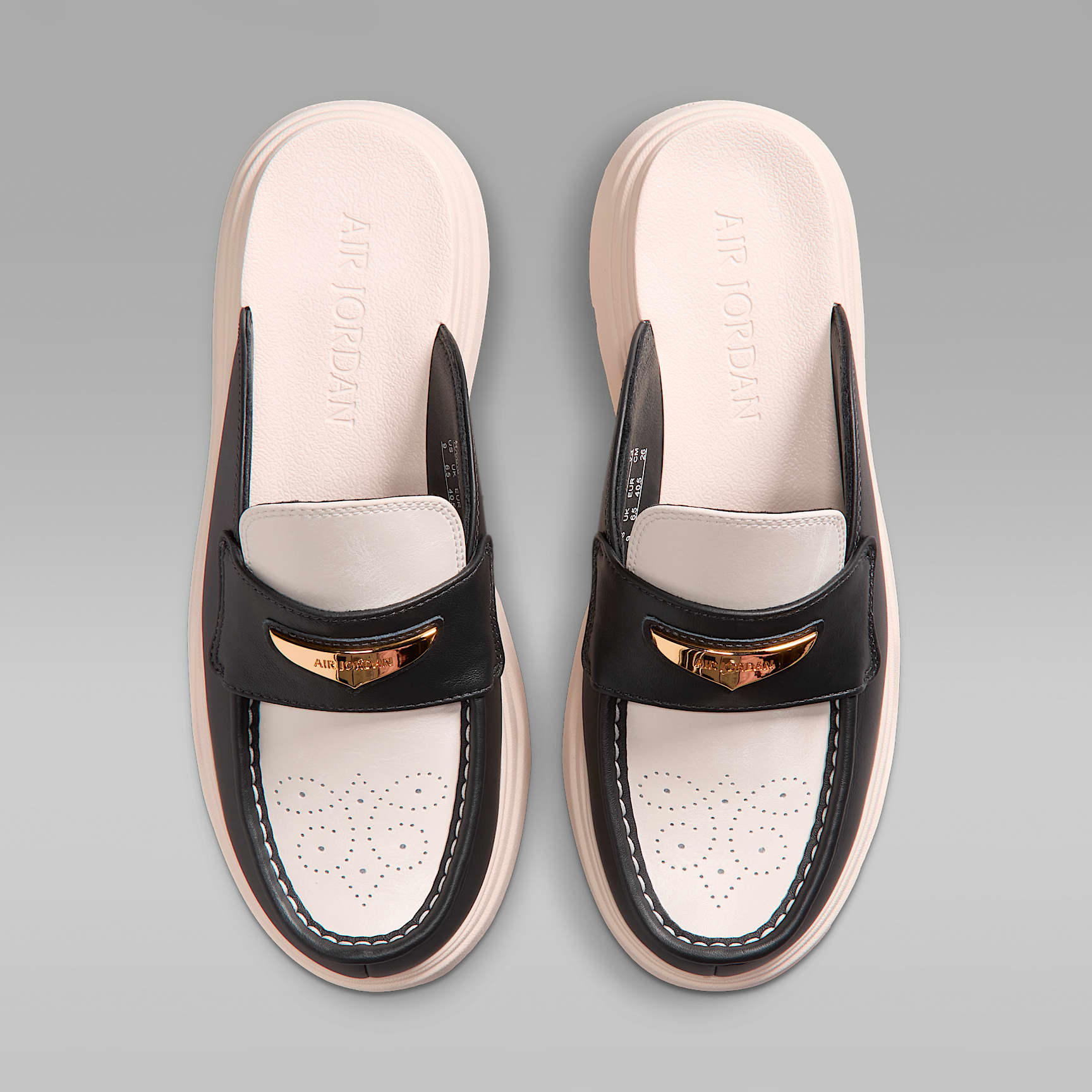 Air Jordan Mule SE Mules (Damen) – Off Noir/Chalk/Metallic Gold