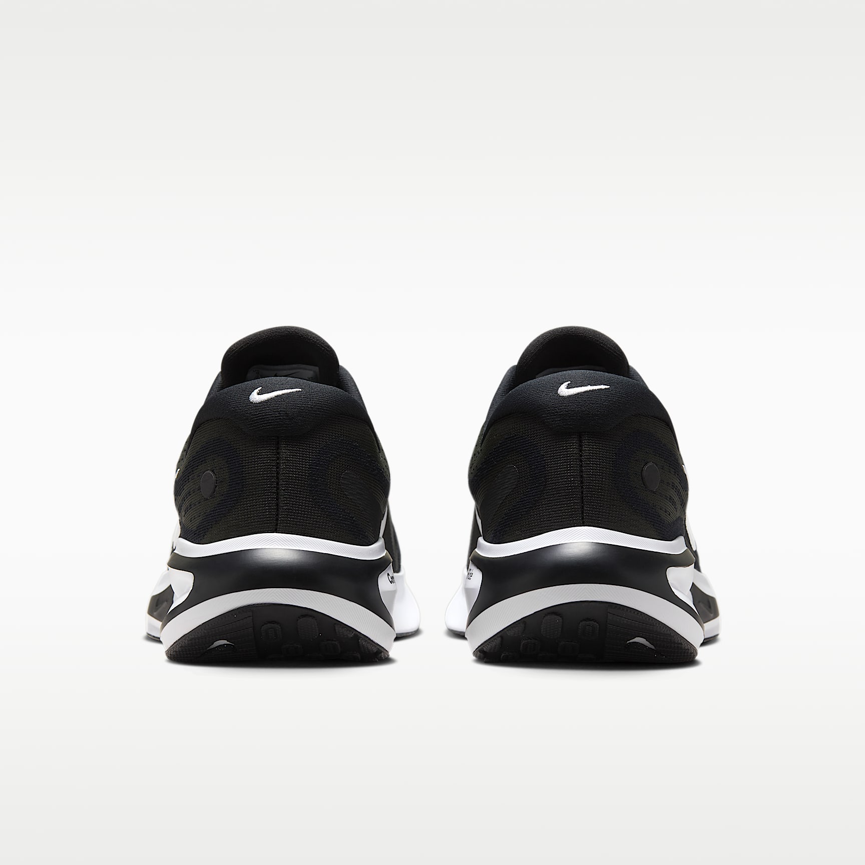 Nike Journey Run Straßenlaufschuh für Damen – Schwarz/Weiß