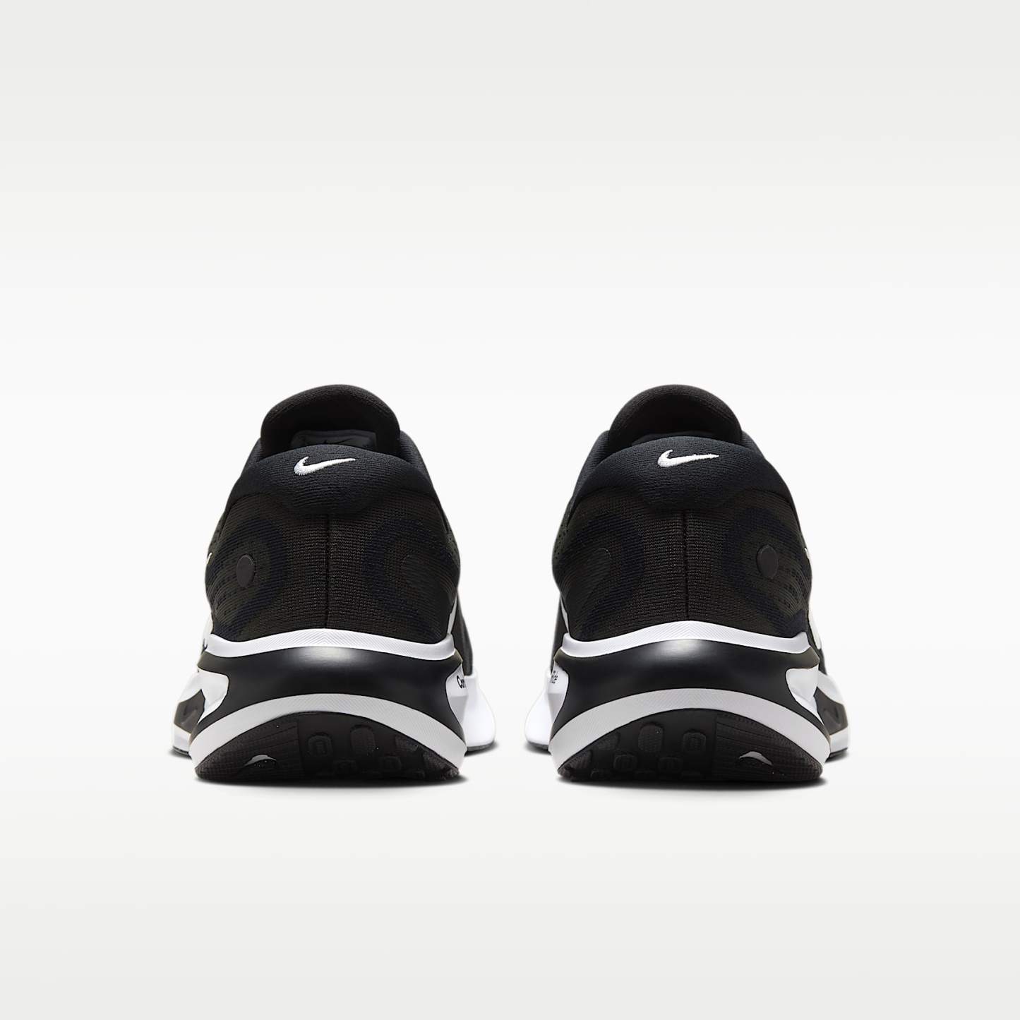 Nike Journey Run Straßenlaufschuh für Damen – Schwarz/Weiß
