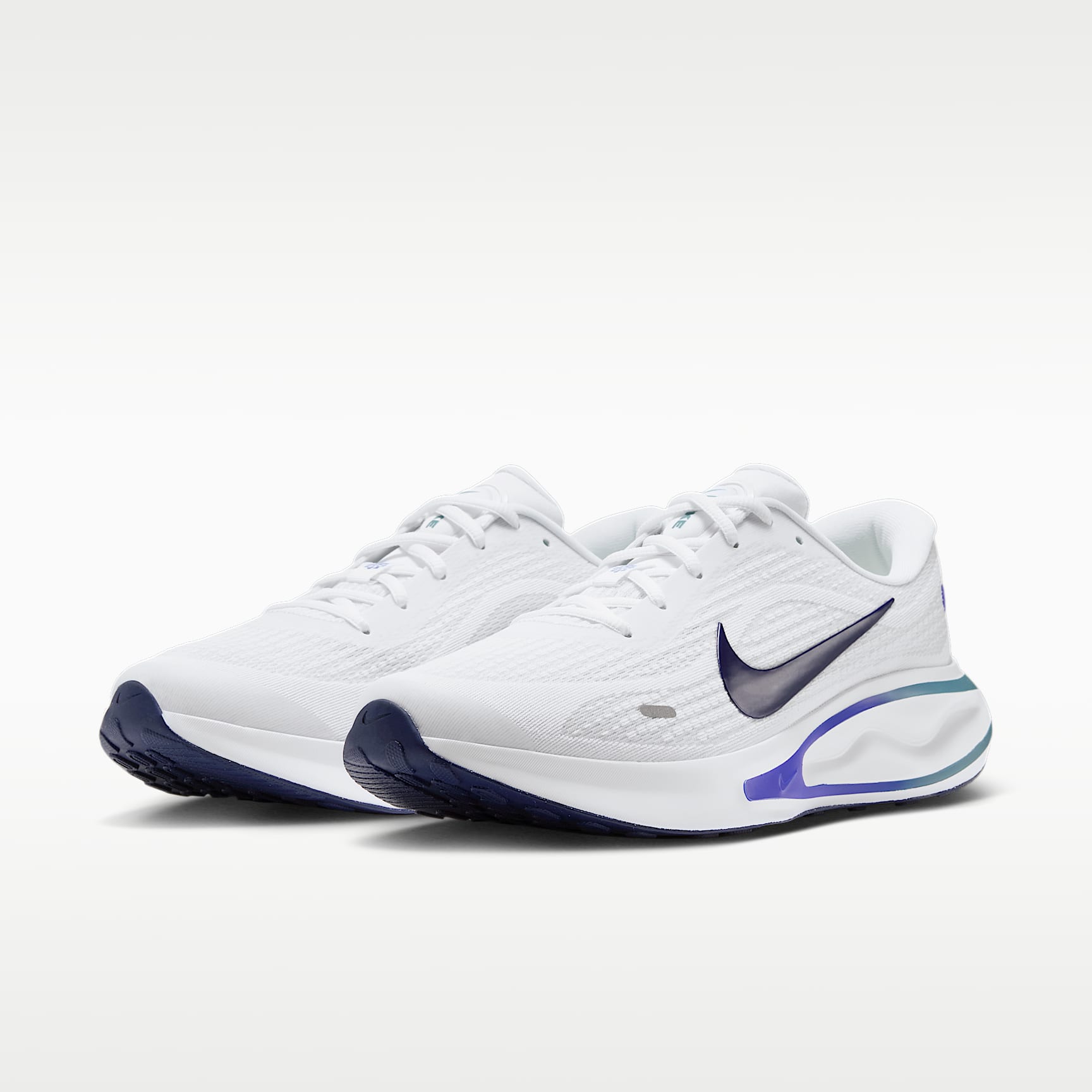 Nike Journey Run Straßenlaufschuh (Herren) – Weiß/Grey Mist/Racer Blue/Midnight Navy