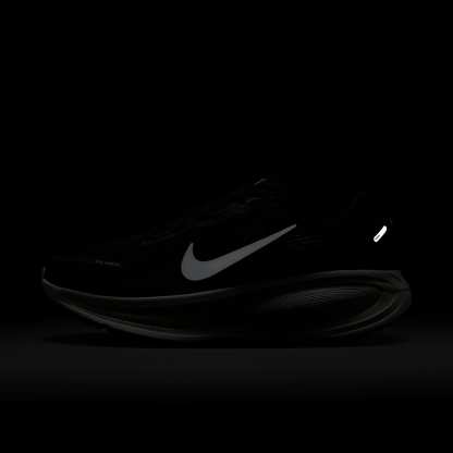 Nike Vomero 18 Straßenlaufschuh (Damen) – Schwarz/Coconut Milk/Light Iron Ore/Summit White