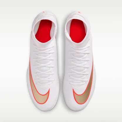 Nike Mercurial Superfly 11 Club High-Top-Fußballschuh für Hallen- und Hartplätze – Weiß/Bright Crimson/Blur