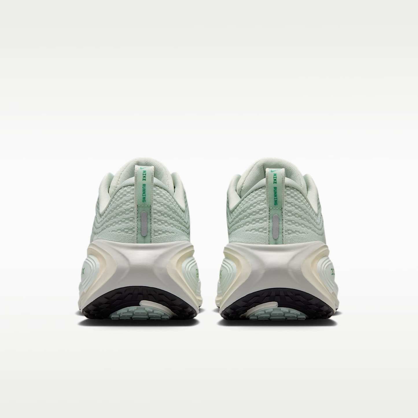 Nike Vomero Plus Straßenlaufschuh (Damen) – Light Silver/Barely Green/Sea Glass/Metallic Silver