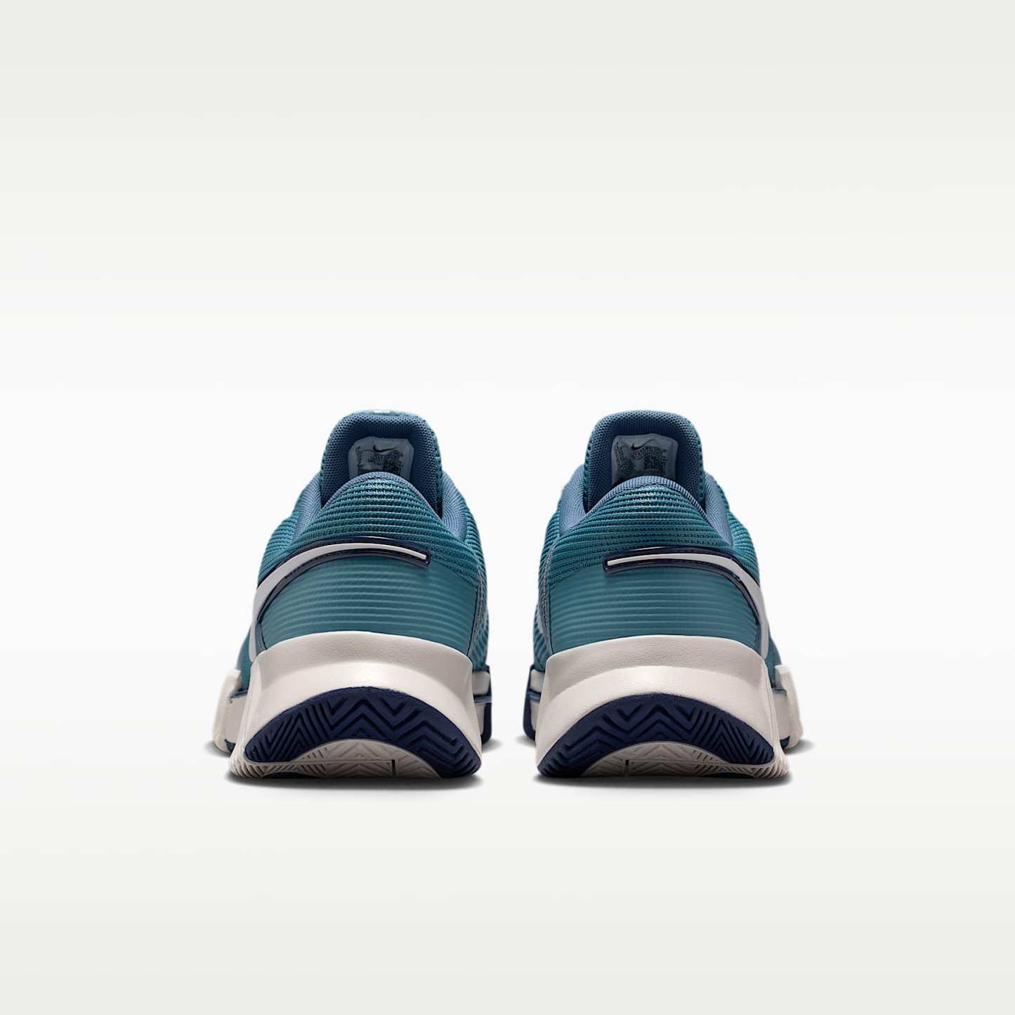 Nike GP Challenge 1.5 Hartplatz-Tennisschuh (Herren) – Smokey Blue/Light Bone/New Slate/Weiß