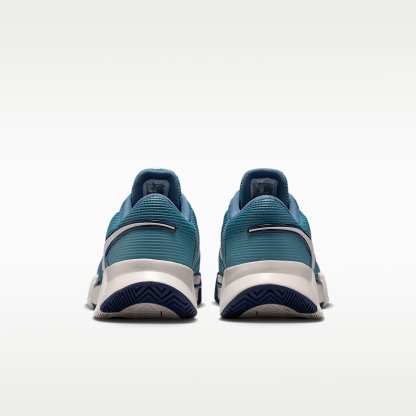 Nike GP Challenge 1.5 Hartplatz-Tennisschuh (Herren) – Smokey Blue/Light Bone/New Slate/Weiß