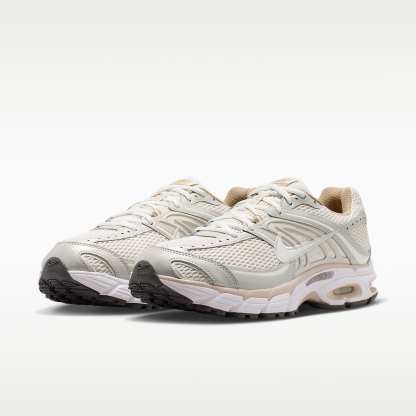 Nike Air Max Moto 2K Schuh (Herren) – Light Orewood Brown/Phantom/Sanddrift/Summit White