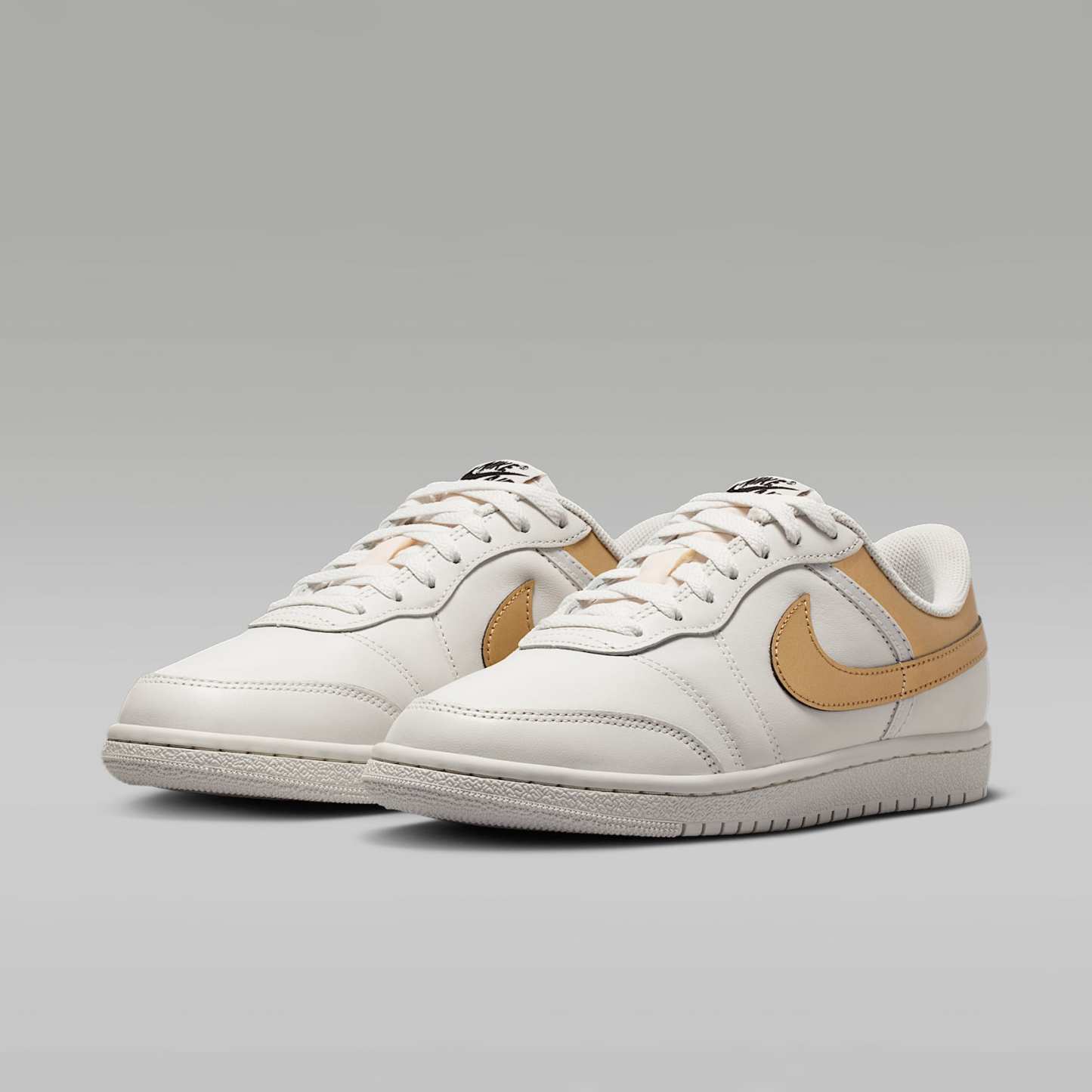 Air Jordan Skyline Low Damenschuh – Swan/Schwarz/Metallic Gold