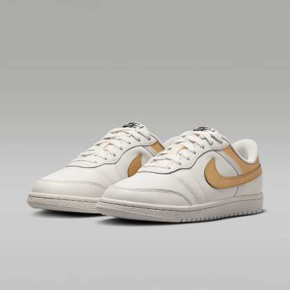Air Jordan Skyline Low Damenschuh – Swan/Schwarz/Metallic Gold
