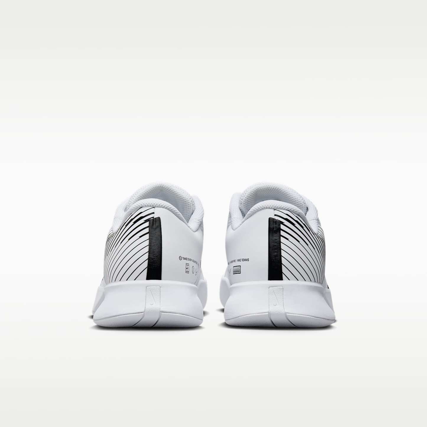 NikeCourt Air Zoom Vapor Pro 2 Herren-Tennisschuh für Teppichplätze – Weiß/Weiß