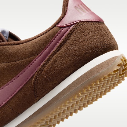 Nike Cortez Schuh (Damen) – Cacao Wow/Sail/Gum Light Brown/Pink Smoke