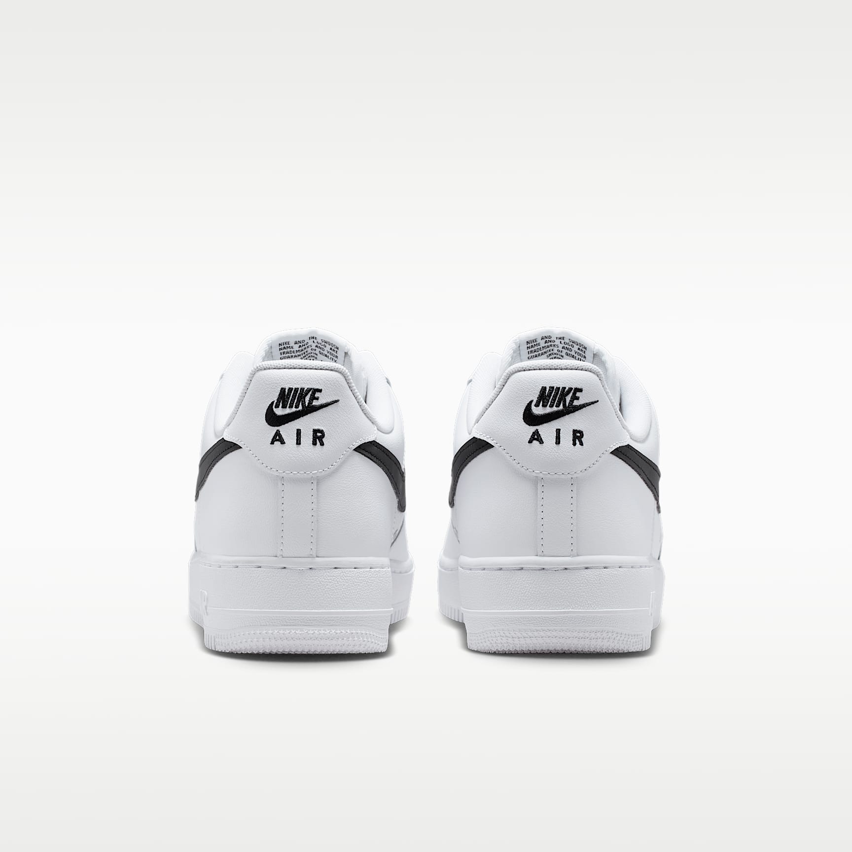 Nike Air Force 1 '07 LV8 Schuh (Herren) – Weiß/Weiß/Schwarz