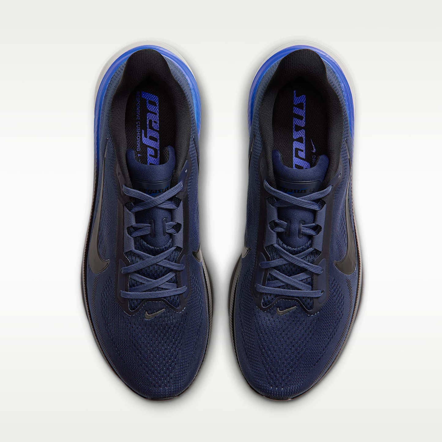 Nike Pegasus 42 Straßenlaufschuh (Herren) – Dark Slate/Grey Mist/Racer Blue/Schwarz