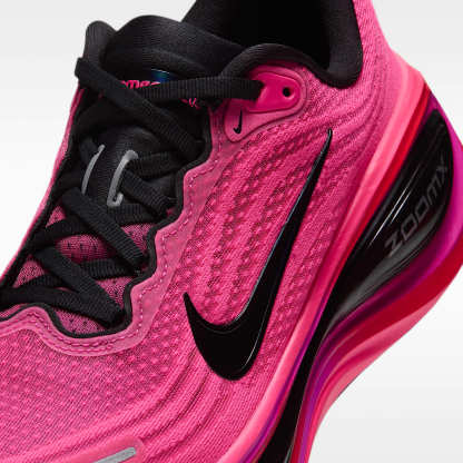 Nike Vomero Plus Straßenlaufschuh (Damen) – Schwarz/Hyper Pink/Fuchsia Blast/Schwarz
