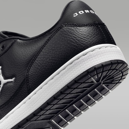Jordan Court Connect Low Herrenschuhe – Schwarz/Weiß