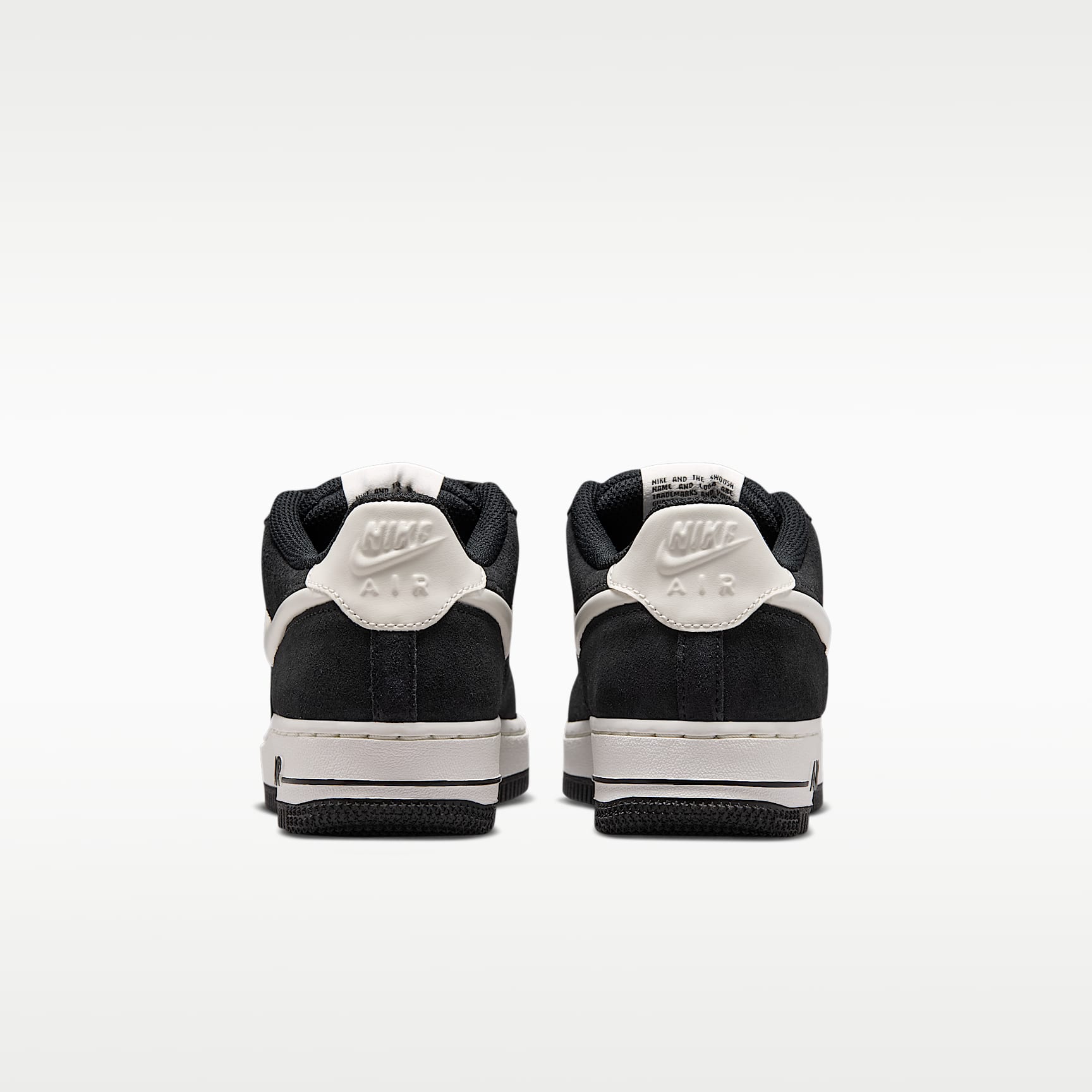 Nike Air Force 1 LV8 Schuh (ältere Kinder) – Schwarz/Sail