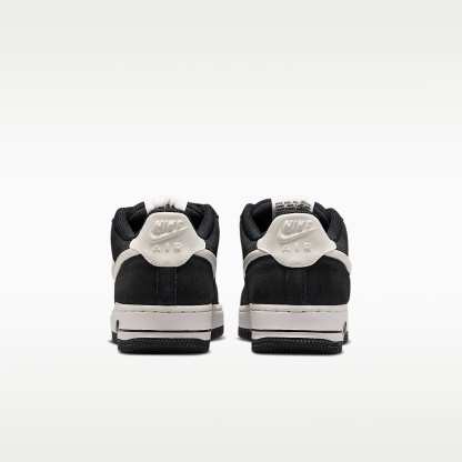 Nike Air Force 1 LV8 Schuh (ältere Kinder) – Schwarz/Sail