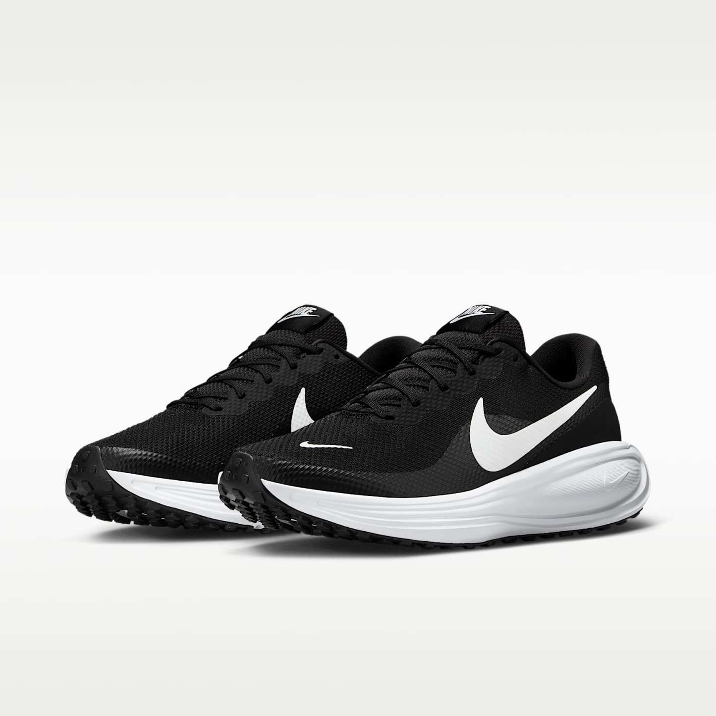 Nike Revolution 8 Straßenlaufschuh (Herren) – Schwarz/Schwarz/Weiß