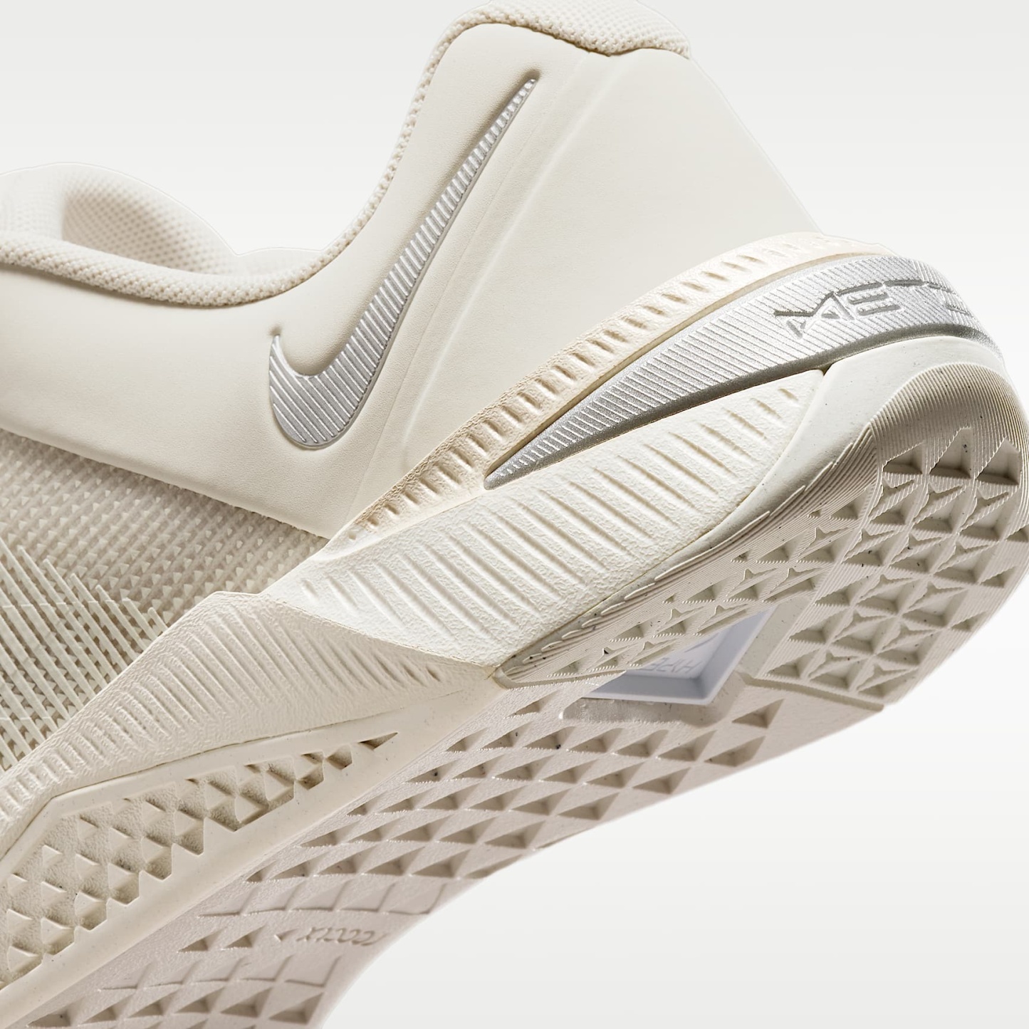 Nike Metcon 10 Trainingsschuh für Damen – Light Orewood Brown/Phantom/Sail/Metallic Silver
