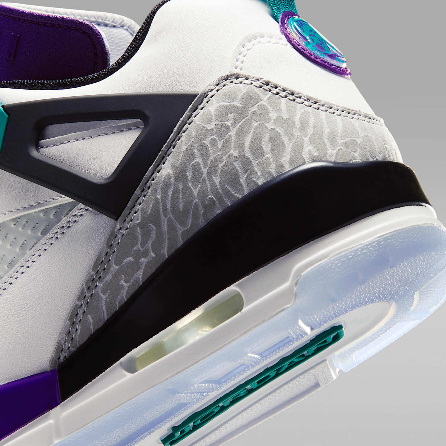 Jordan Spizike Low Herrenschuh – Weiß/Court Purple/Light Smoke Grey/Rio Teal