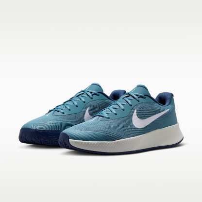 NikeCourt Lite 3 Clay Court Tennisschuh (Herren) – Smokey Blue/Light Bone/New Slate/Weiß