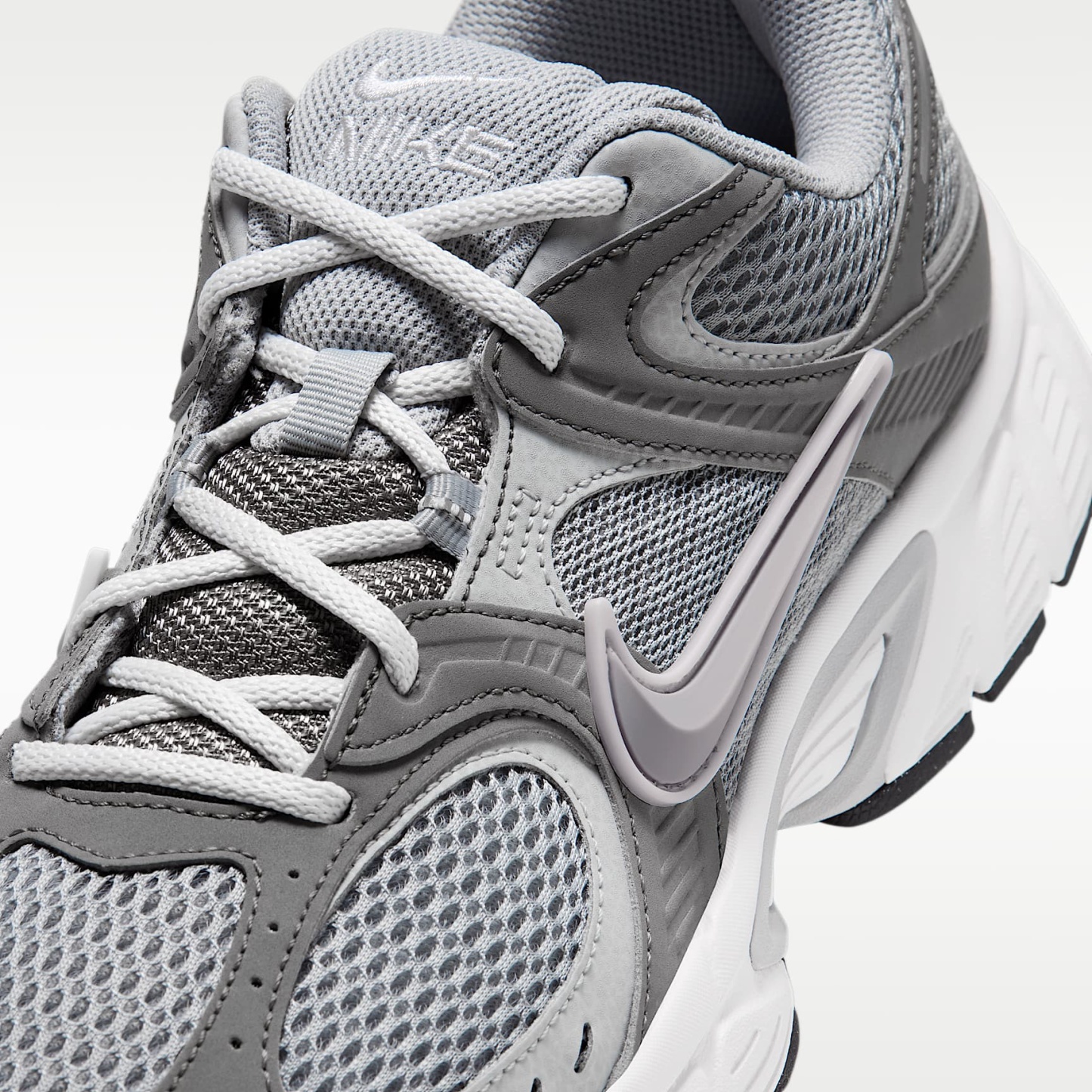 Nike V5 RNR Schuh (Herren) – Particle Grey/Flat Pewter/Platinum Tint/Light Smoke Grey