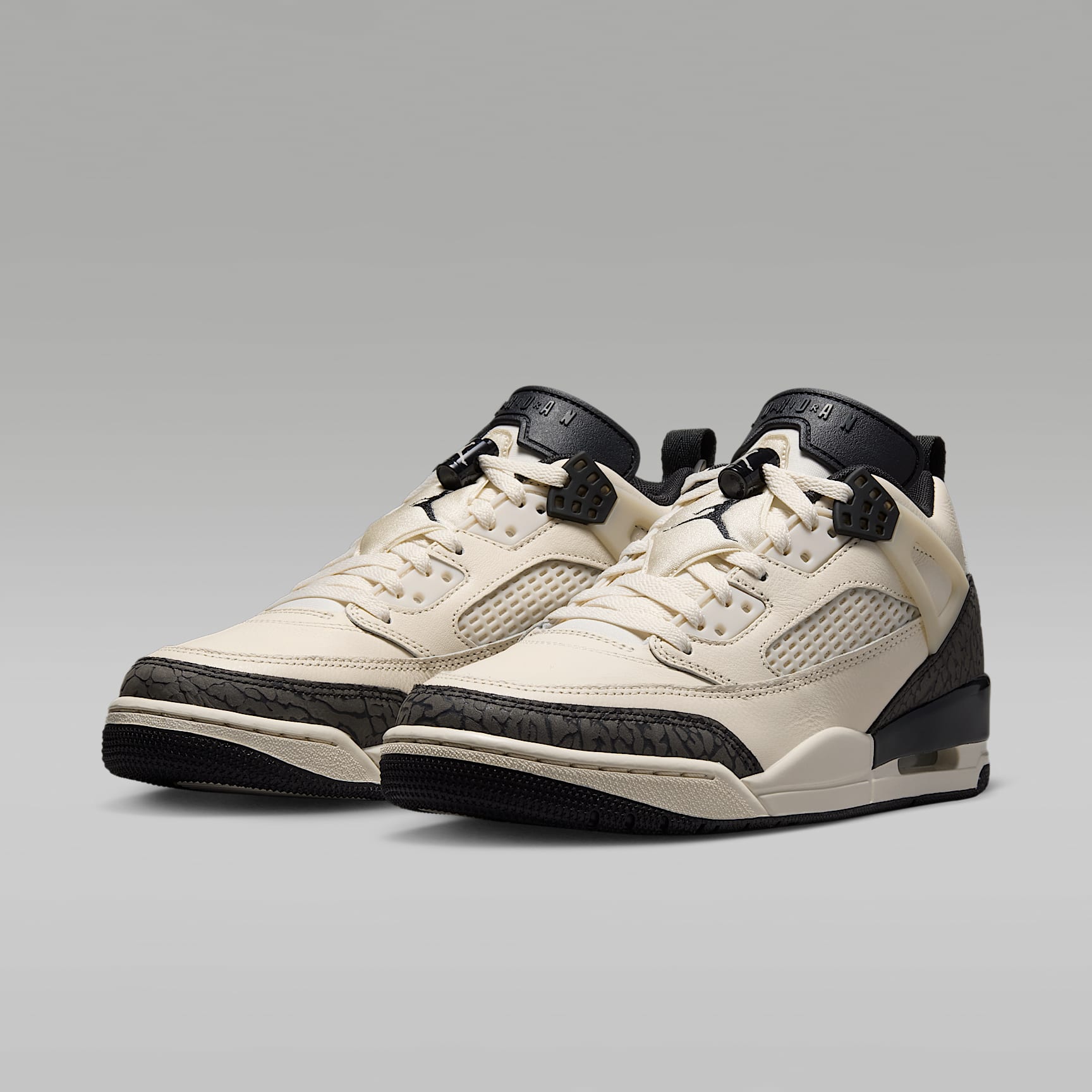 Jordan Spizike Low Schuh (Damen) – Chalk/Chalk/Medium Ash/Off Noir