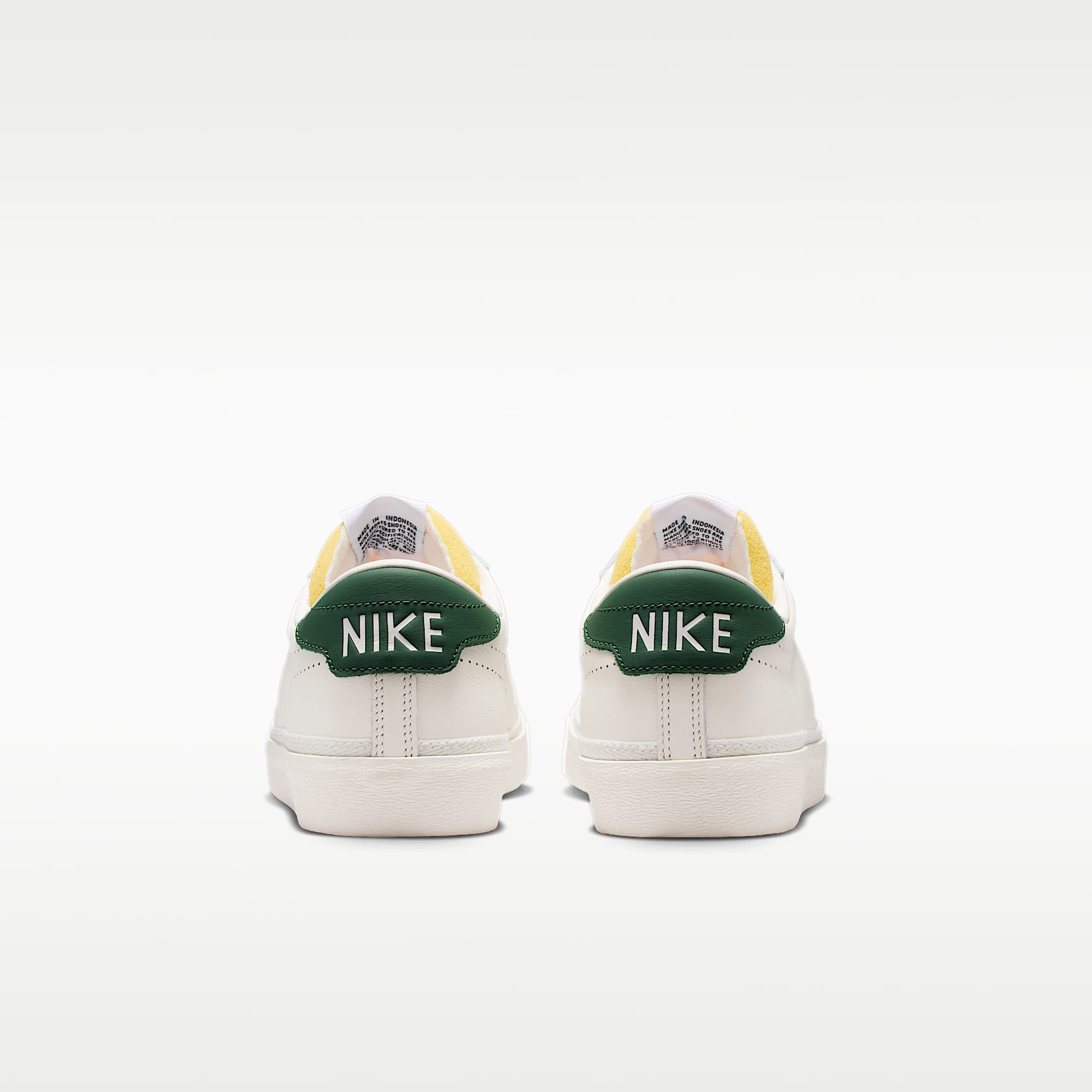 Nike Tennis Classic Schuh (Herren) – Sail/Fir/Team Orange/Sail