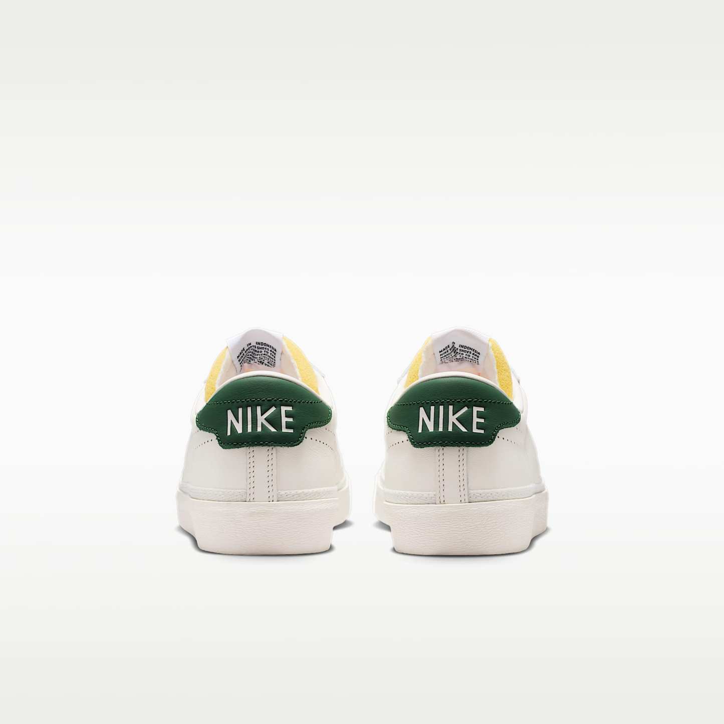 Nike Tennis Classic Schuh (Herren) – Sail/Fir/Team Orange/Sail