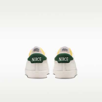 Nike Tennis Classic Schuh (Herren) – Sail/Fir/Team Orange/Sail