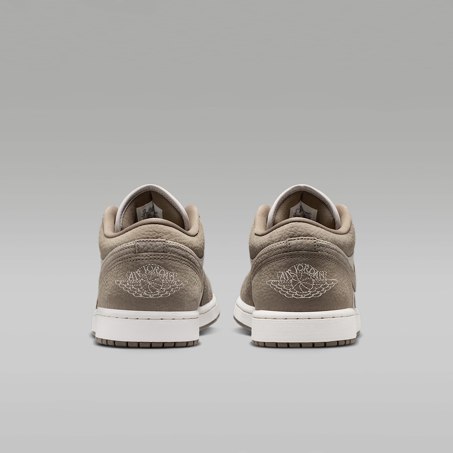 Air Jordan 1 Low Herrenschuh – Olive Grey/Cream II/Silver Sage/Olive Grey
